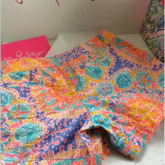Lilly Pulitzer Written in the Sun Callahans - Picture 4 of 8